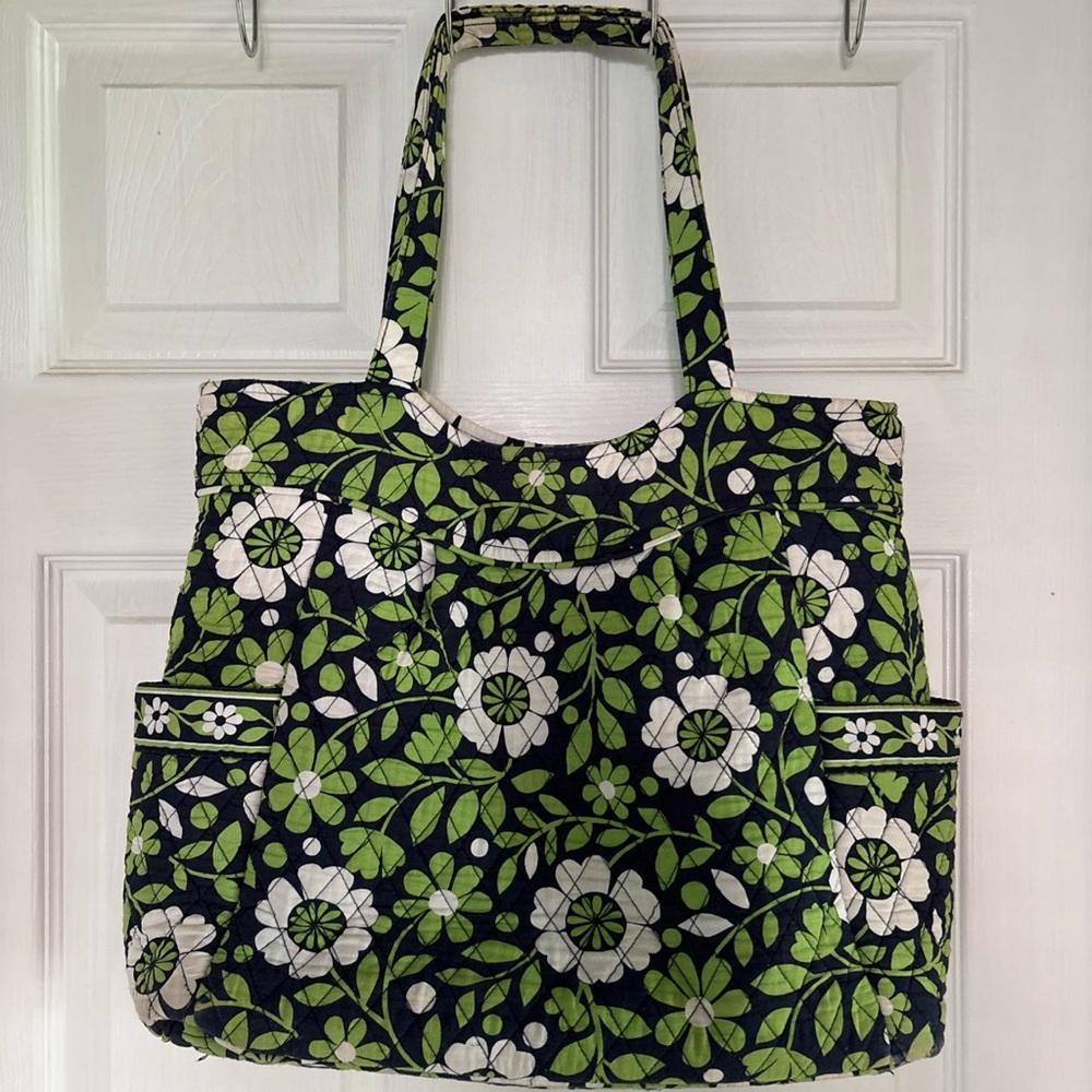 Vera Bradley Pleated Tote "Lucky You” Zippered Large Bag Tons Of Pockets Retired - Picture 2 of 6